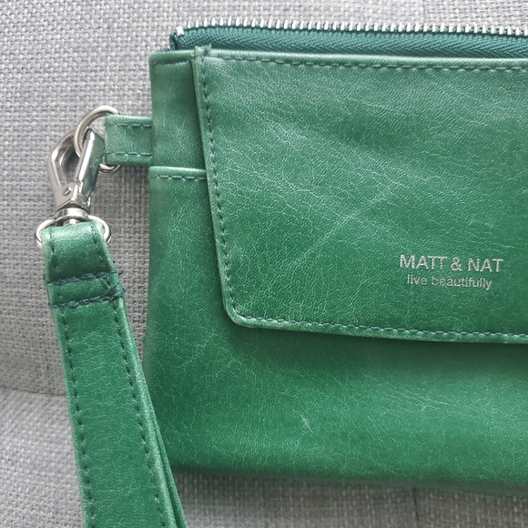 Matt and Nat Vegan Wristlet Wallet - Vintage - Picture 3 of 7